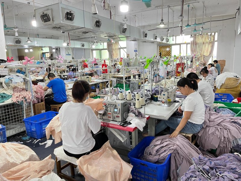 T恤定制：打造个性化衣物的步骤与技巧